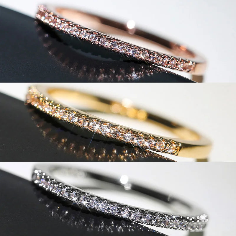 Anel feminino com zircônias brilhantes