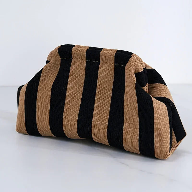 Bolsa de crochê franzida estilo nuvem