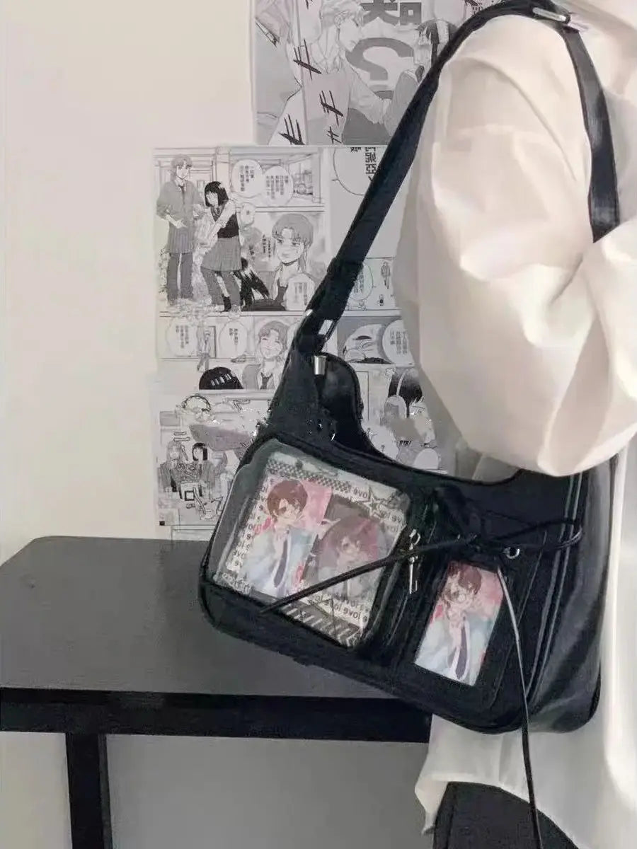 Bolsa transversal estilo Y2K com laço e pingente