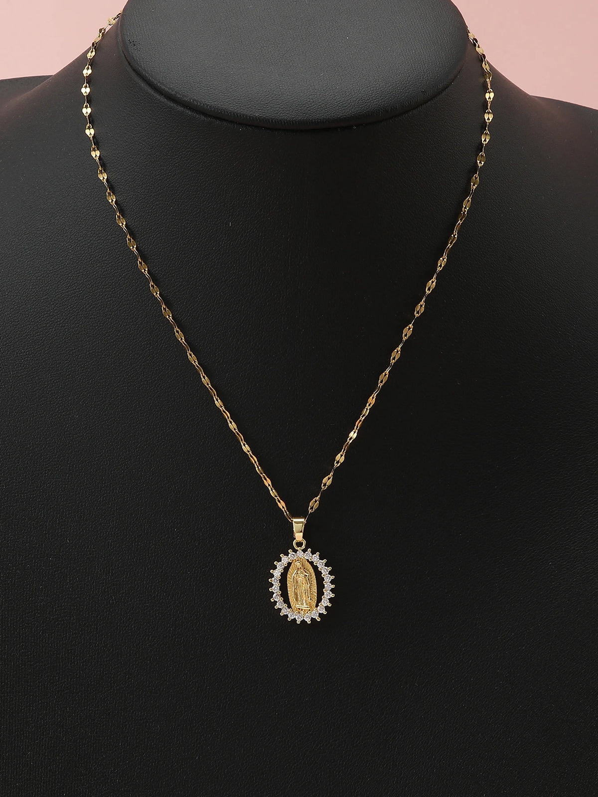Colar com pingente colorido de zircônias dourado