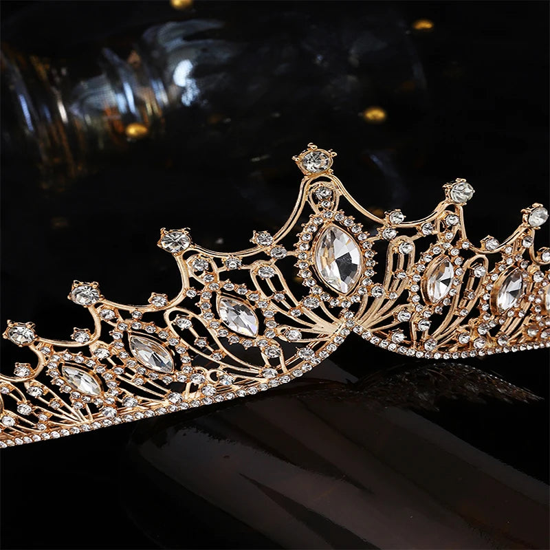 Coroa de princesa com strass e pentes