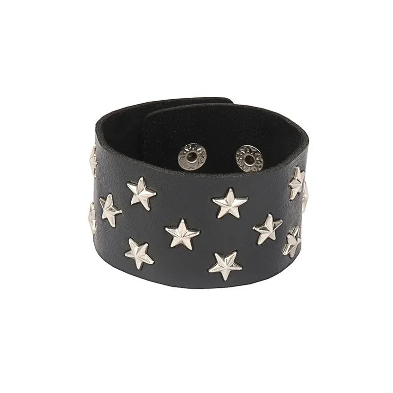 Pulseira punk com spikes estilo anos 90