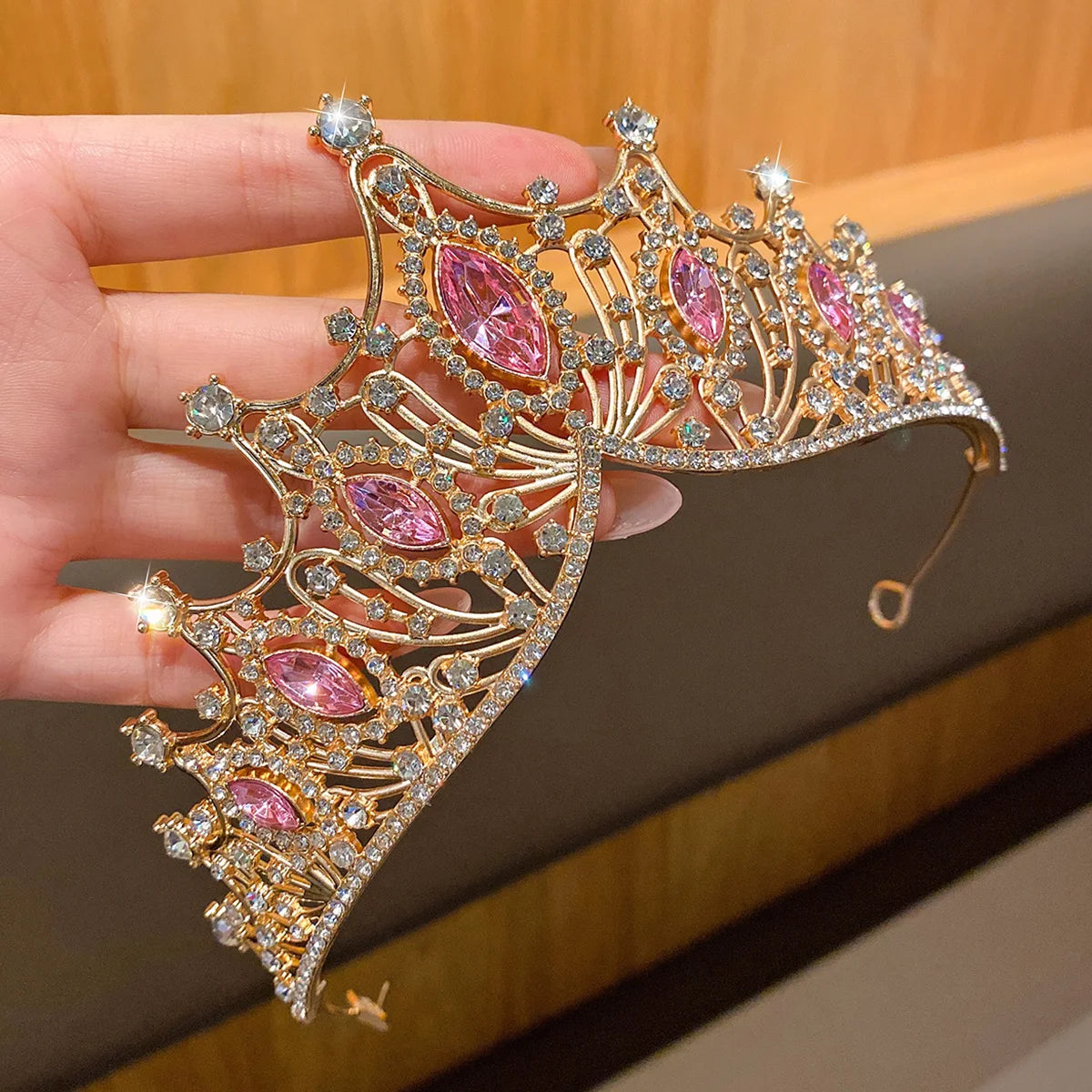 Tiara coroa delicada para festas