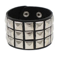 Pulseira punk com spikes estilo anos 90