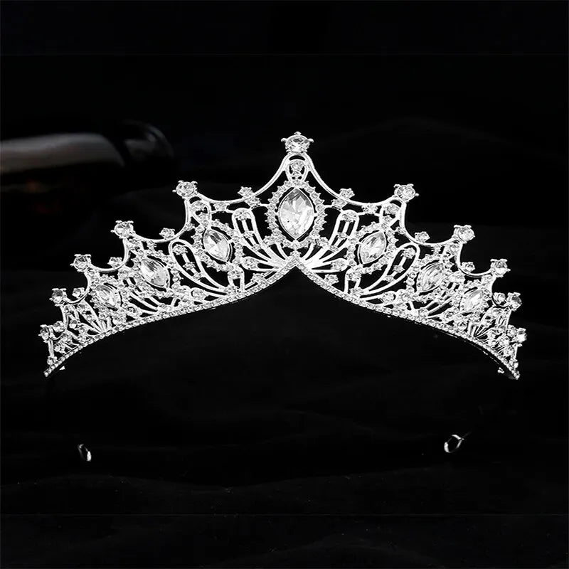 Coroa de princesa com strass e pentes