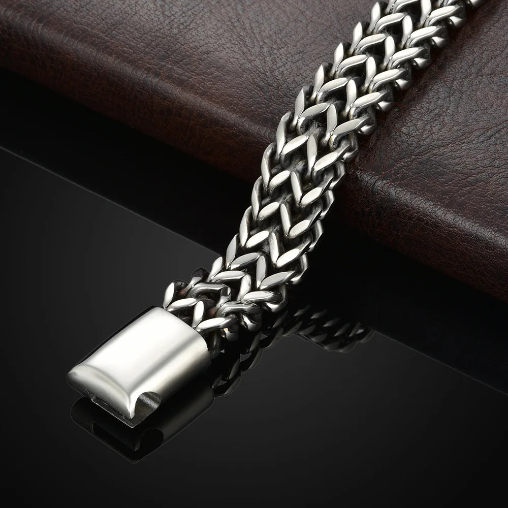 Pulseira trançada de aço inox com fecho magnético