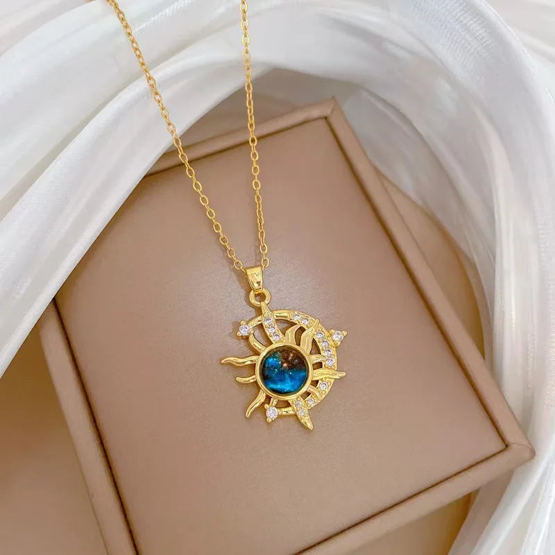 Colar feminino lua e estrela com zircônias