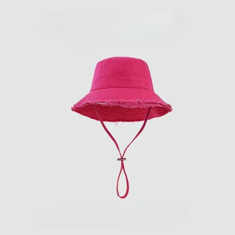 Chapéu bucket feminino com aba desfiada e proteção UV