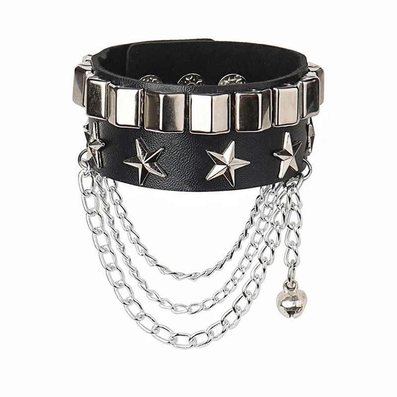 Pulseira punk com spikes estilo anos 90