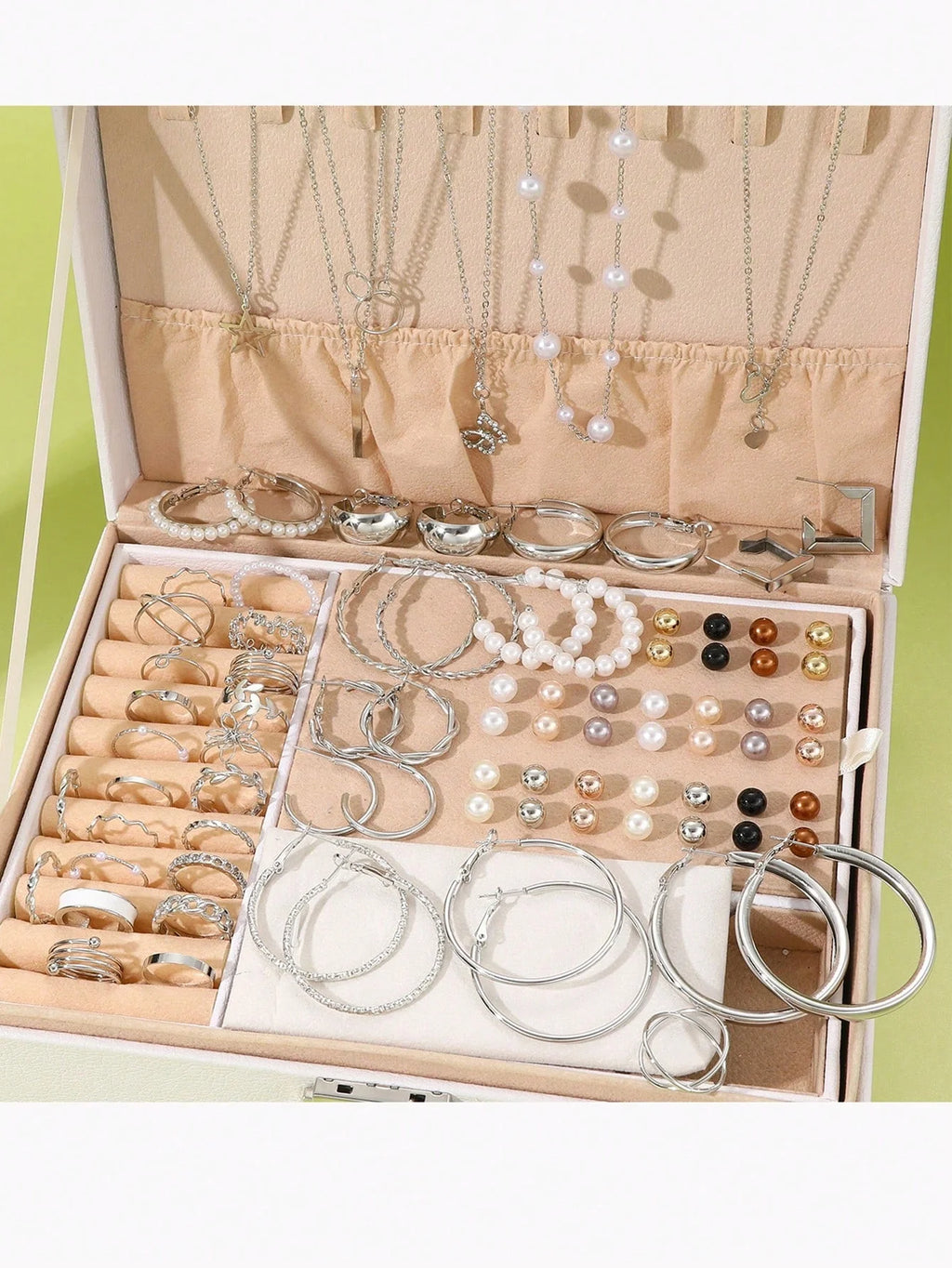 Kit de bijuterias com 86 peças (brincos, colares e anéis)