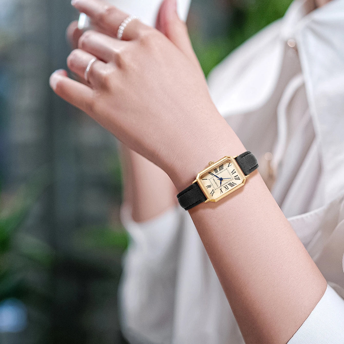Relógio feminino retrô com pulseira de couro