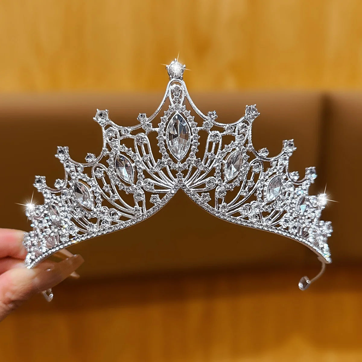 Tiara coroa delicada para festas