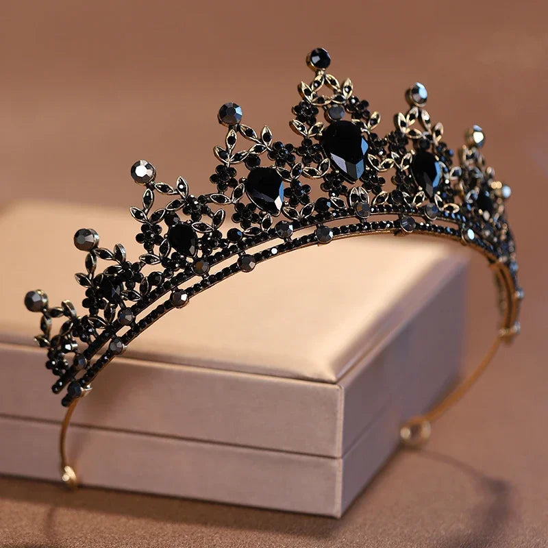 Tiara coroa barroca preta com cristais