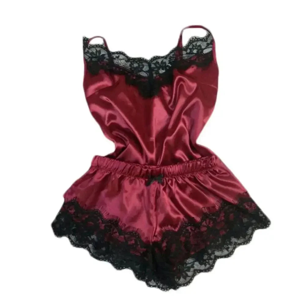 Pijama de cetim com renda