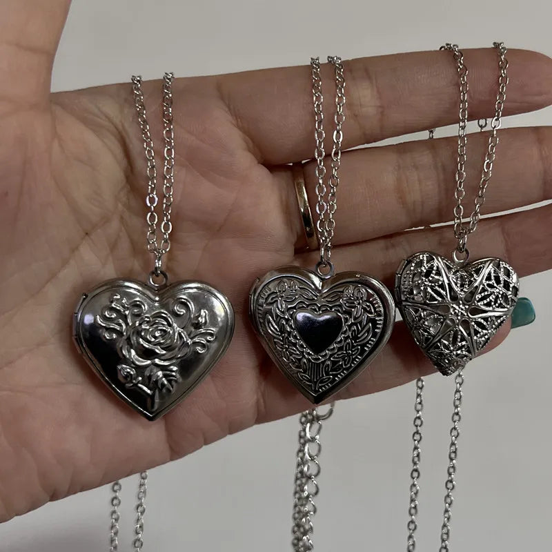 Colar medalhão de coração para foto em aço inox
