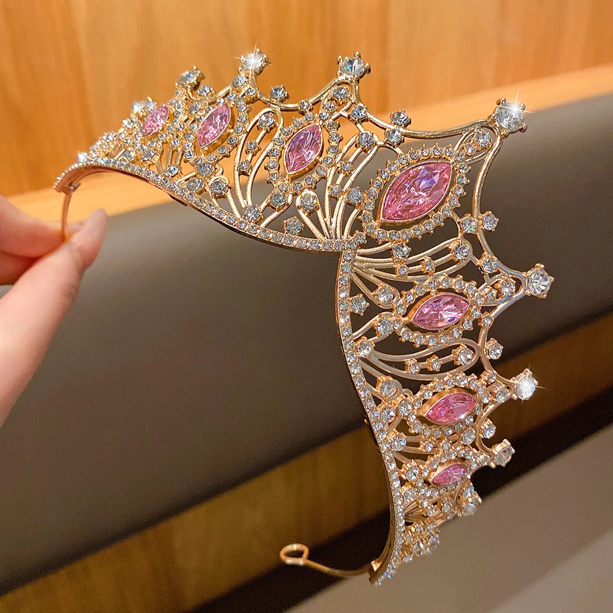 Tiara coroa delicada para festas