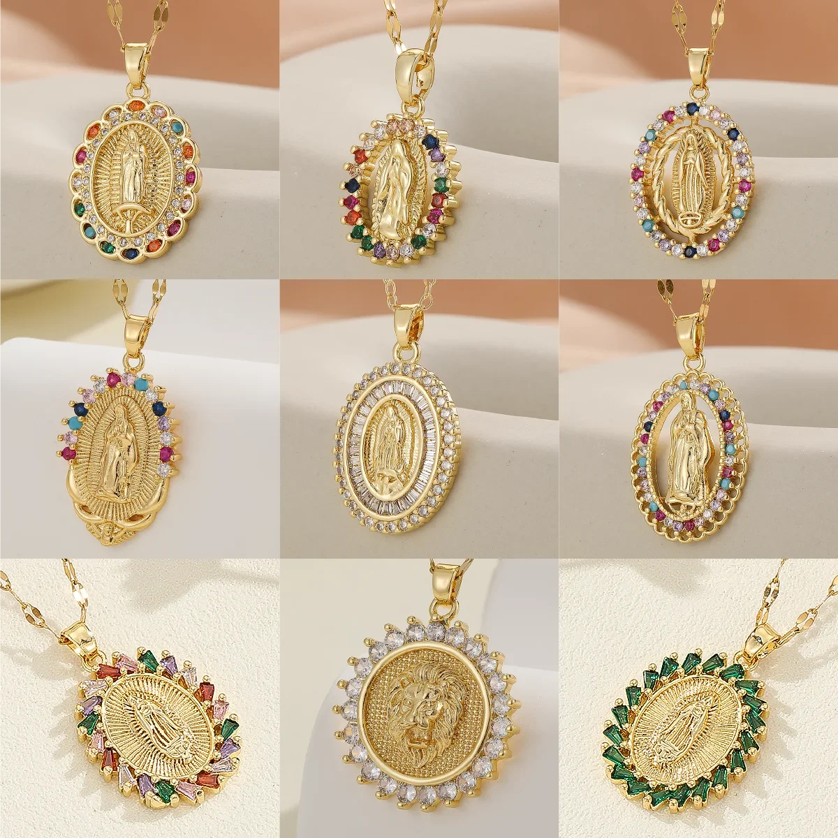 Colar com pingente colorido de zircônias dourado