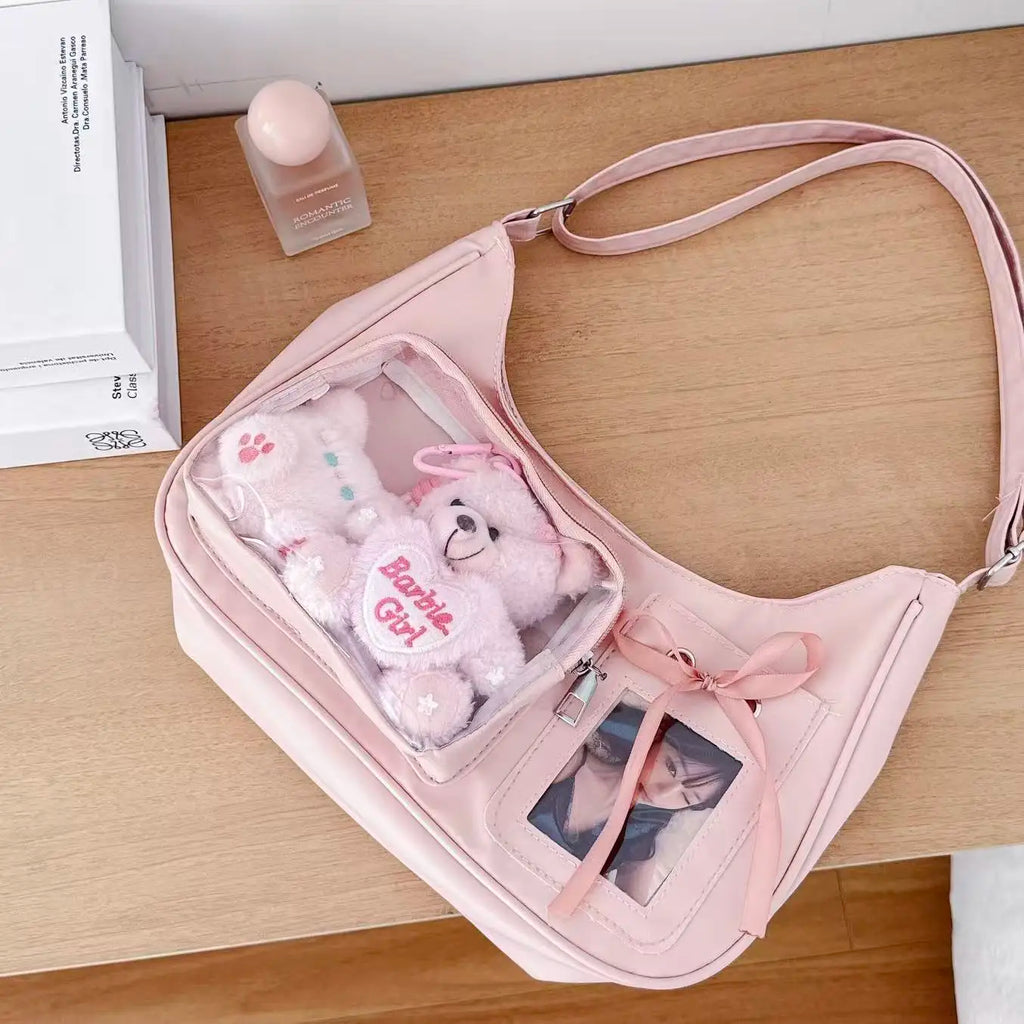 Bolsa transversal estilo Y2K com laço e pingente