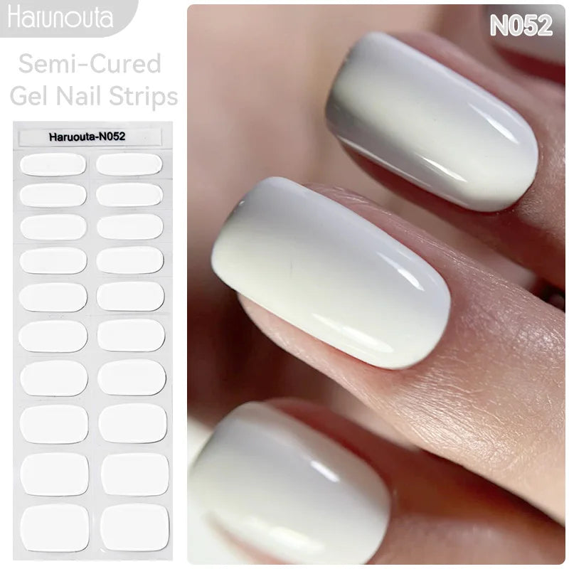 Adesivos de unha em gel semicurado (efeito aurora)