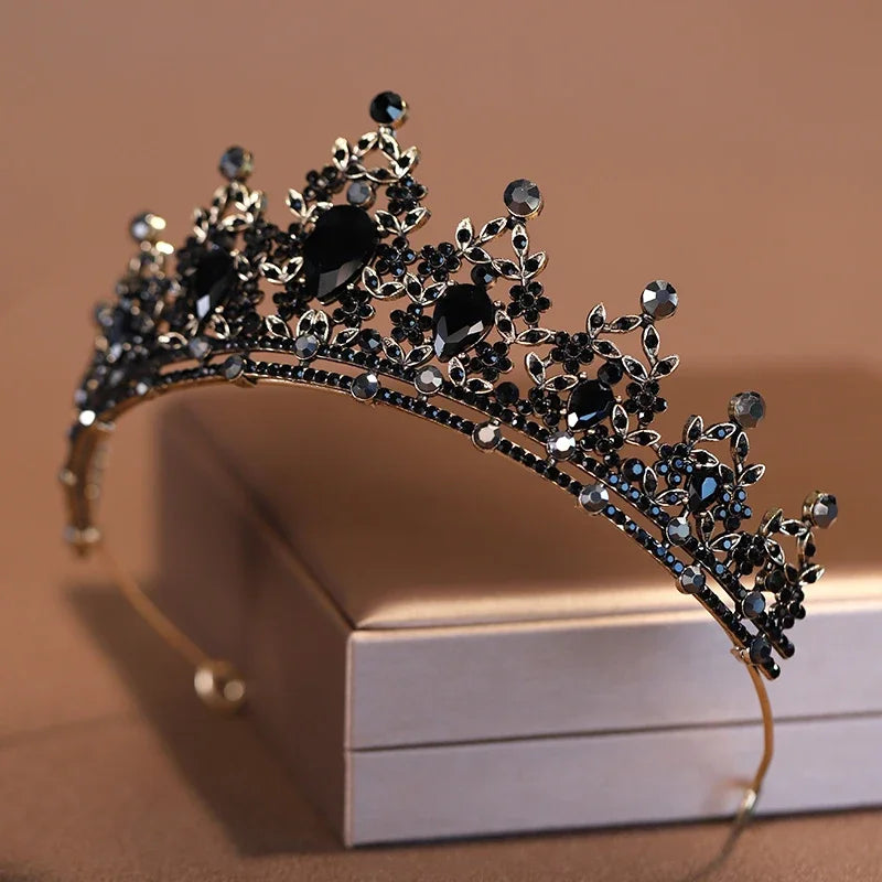 Tiara coroa barroca preta com cristais