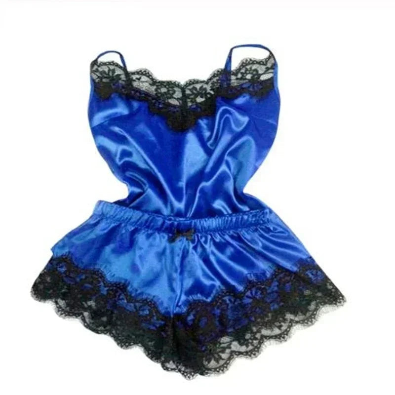 Pijama de cetim com renda