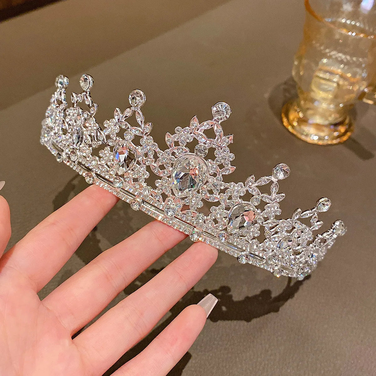 Tiara coroa delicada para festas