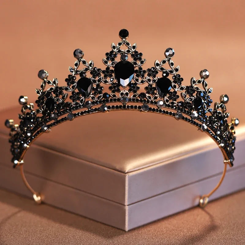 Tiara coroa barroca preta com cristais