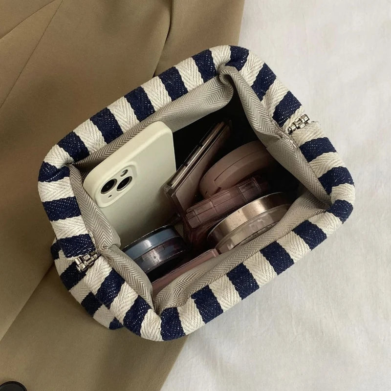 Bolsa de crochê franzida estilo nuvem